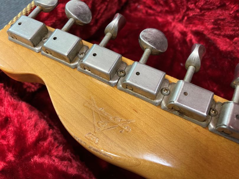 Today, the Fender Custom Shop offers high quality instruments made in the 1950s