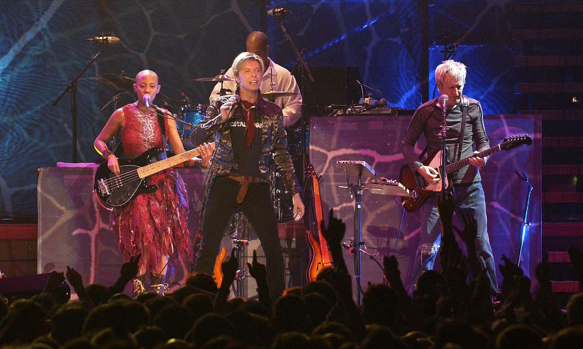 David Bowie and Gerry Leonard, Paris 2003. | Photo: the artist's archive