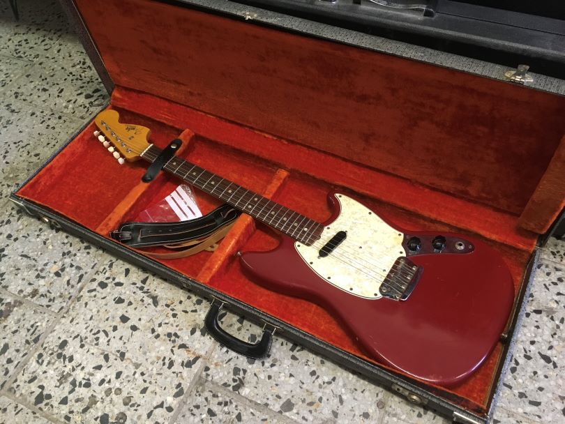 A second-generation Fender Musicmaster II student model