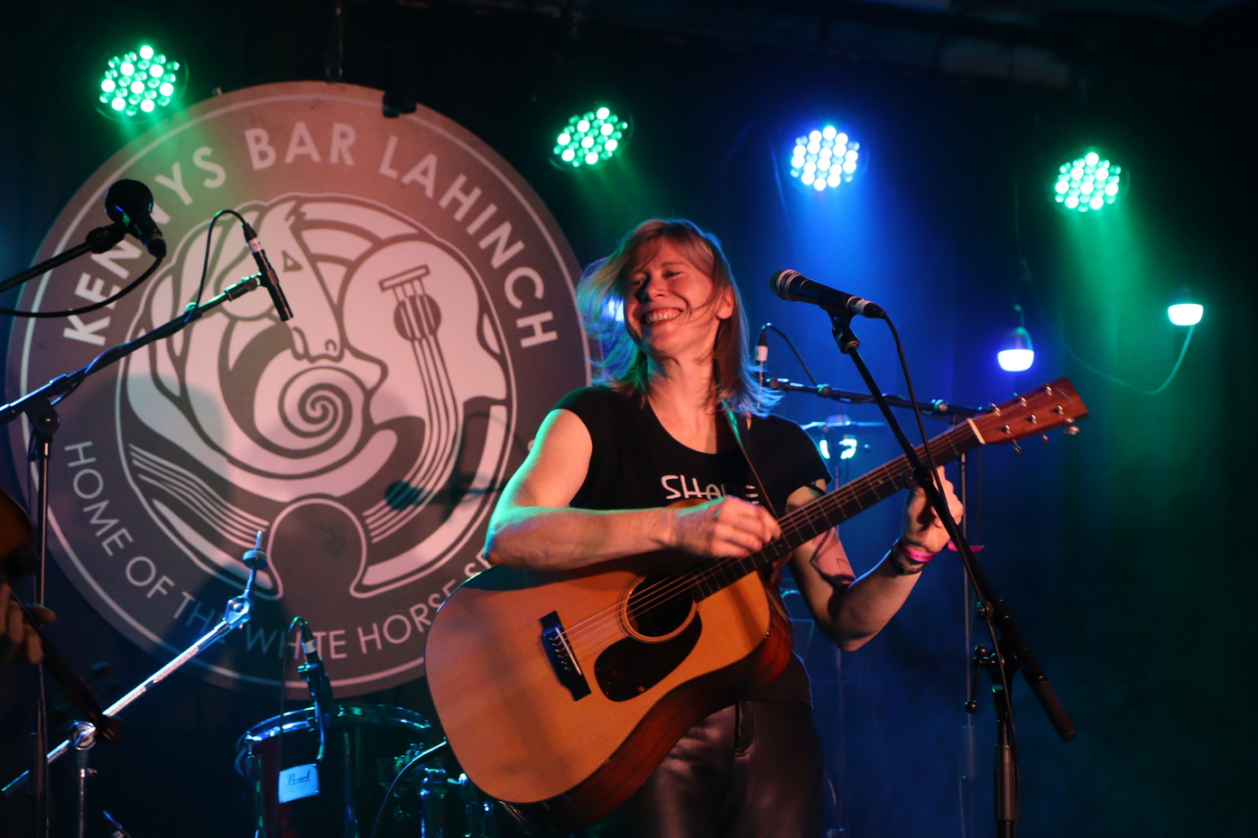 Loes at Doolin Folk Fest | Photo: Jennifer Kirk