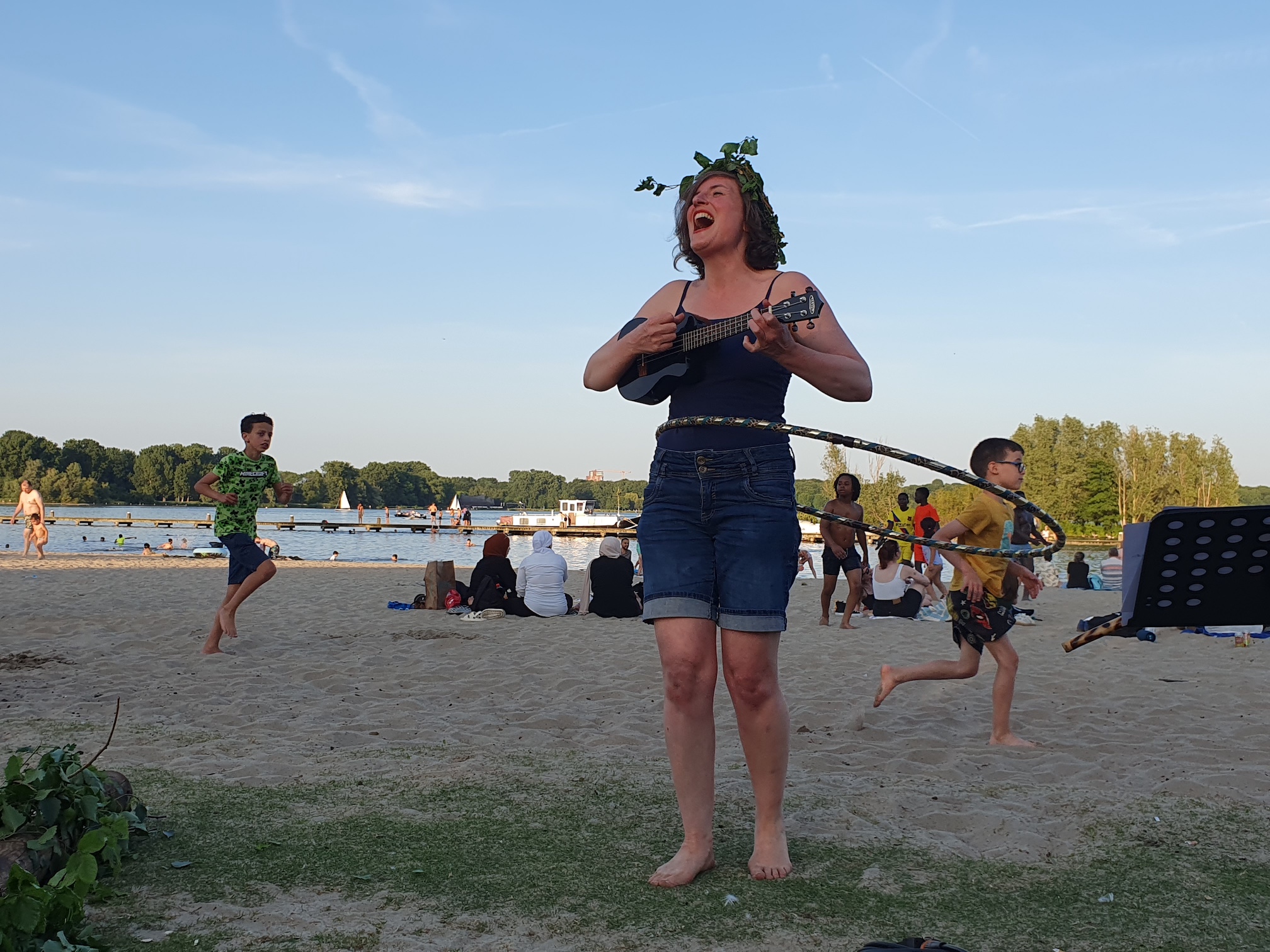 Stephanie Lehmann performing at the midsummer celebration in Rotterdam | Photo: Loes van Schaijk