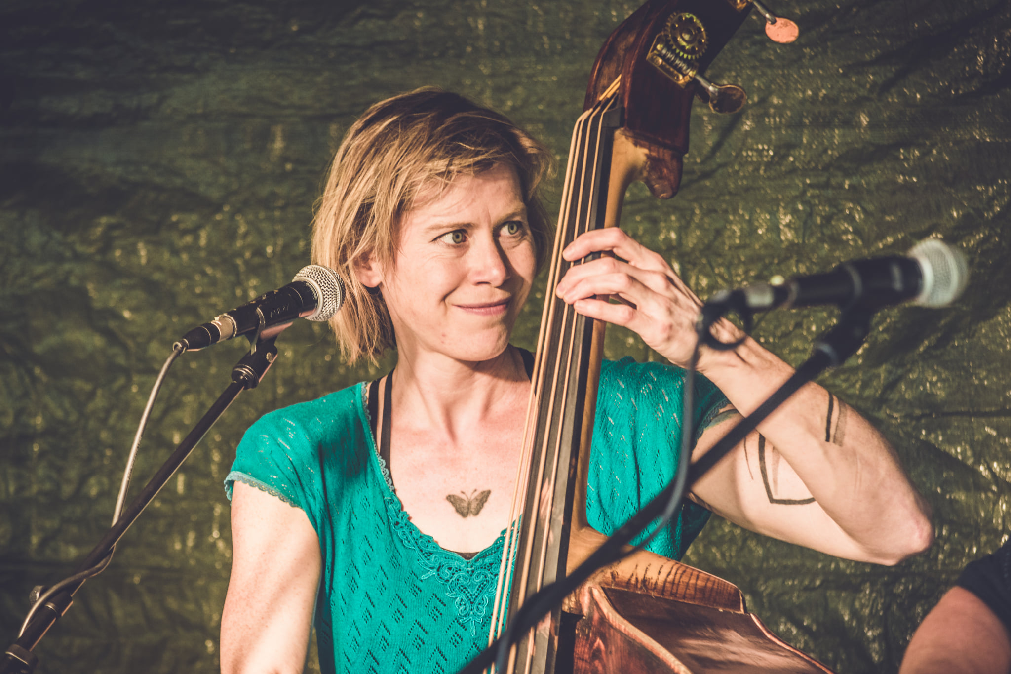 Loes playing one of her double basses | Photo: Zdeněk Koutný