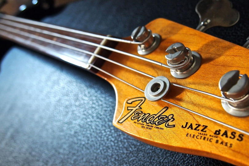 Fender Jaco Pastorius Jazz Bass FL 3color Sunburst | Photo: Shunichi Kouroki (Creative Commons) Fender Jaco Pastorius Jazz Bass FL 3color Sunburst | Photo: Shunichi Kouroki (Creative Commons)