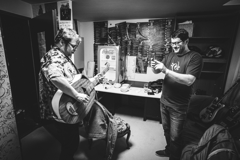 Adam Krofian backstage at the Guitar Armory live | Photo: Jan Nožička