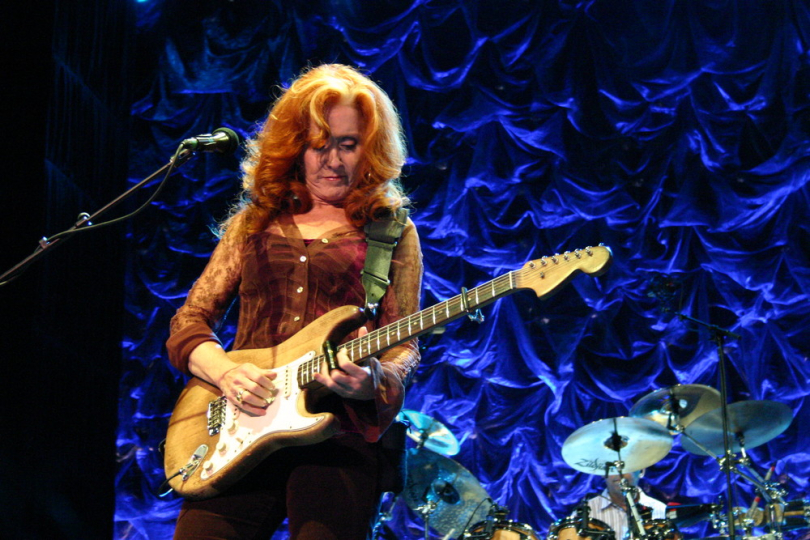 "Bonnie is as true-blue an artist as anyone before or since. She might be singing pop or she might be singing R&B, but she’s never far from the source. She has become part of the source herself. She’s a master," said Raitt B.B. King about Bonnie. | Photo: Boz Bros (Flickr) "Bonnie is as true-blue an artist as anyone before or since. She might be singing pop or she might be singing R&B, but she’s never far from the source. She has become part of the source herself. She’s a master," said Raitt B.B. King about Bonnie. | Photo: Boz Bros (Flickr)