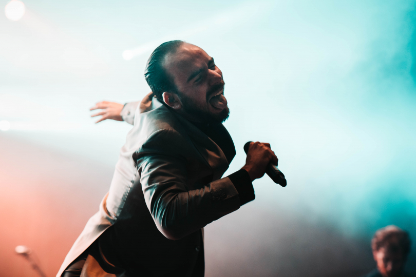 De Staat's frontman Torre Florim during their show at Rock for People festival | Photo: Daniel Válek, Rock for People