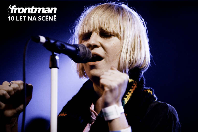 How is it possible that Sia is able to sing Chandelier live? | Foto: kris krüg