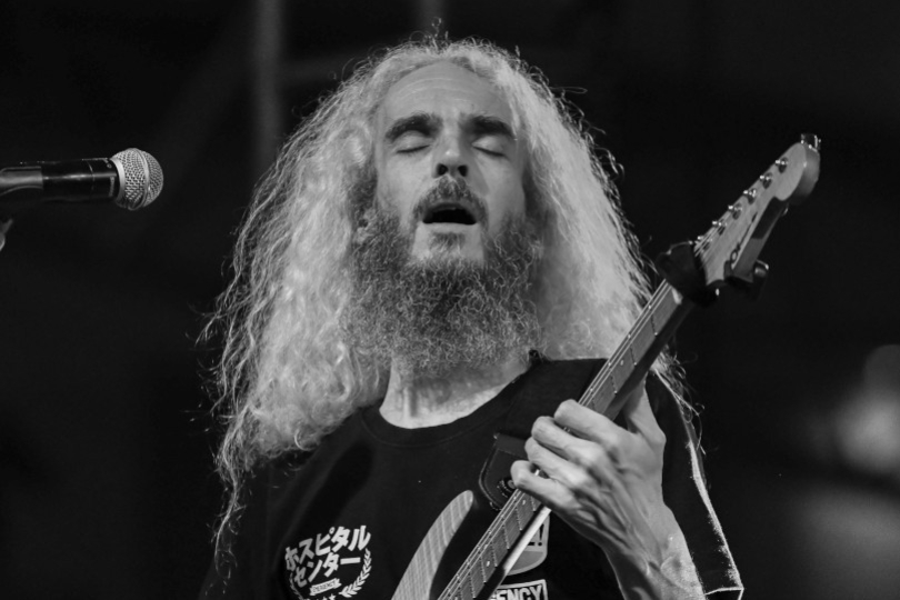  Guthrie Govan is proficient in all guitar techniques and his playing is extremely precise. | Photo: Double Head Music