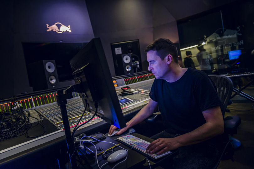 Tomáš Konůpka at Red Bull Studios Berlin | Photo: Lukyn Wagneter Tomáš Konůpka at Red Bull Studios Berlin | Photo: Lukyn Wagneter