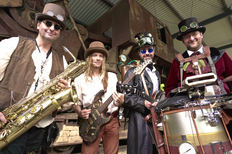 Steampunk street band The Folk Dandies with Steve Louvat | Photo: the band's official press kit