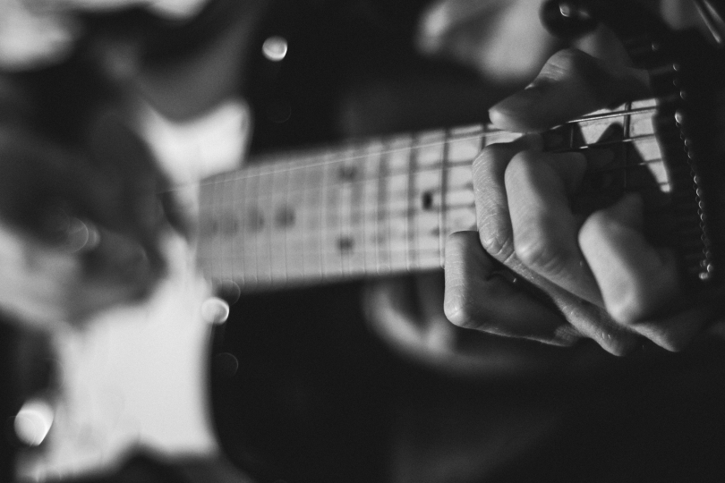 If you have a tip for other harmonically hyperactive songs, where the chords are placed somewhat randomly (for example, according to how nicely it fits in your hand on the guitar fretboard), let us know in the comments. | Photo: Austin Prock (Unsplash)