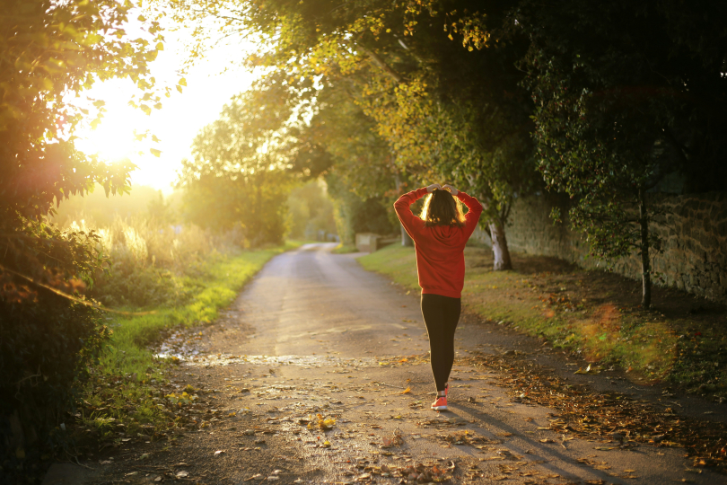 Setting a realistic goal and writing down the steps that will lead to its completion is the first step towards looking back in a year's time with a feeling of a job well done. I Photo: Emma Simpson (Unsplash)