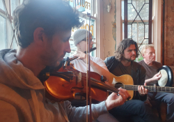 Trad session with Ellen McGovern and Ben Truman at The Green Man, Liverpool | Photo: Loes van Schaijk