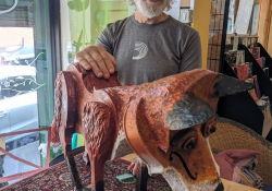 Flashback to Birmingham: David Bruce Johnson of Moseley Violins with a fox made of violins by artist Pamina Stewart | Photo: Honza Bartošek.