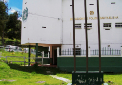 Police station with loopholes in Medellín, Colombia. | Photo: Matěj Ptaszek