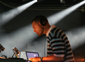 Joshua Paul Davis, better known by his stage name DJ Shadow. | Photo: Scott Sandars (Wikimedia CC 2.0)