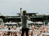 There is a special group of musicians who combine a concert with storytelling and need to retell the content of the next song in detail or share something crucial from their lives after every song. | Photo: Cody Board (Unsplash)