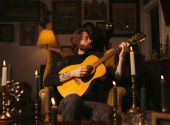 If you’re tempted to record acoustic covers, it’s worth investing time in fine-tuning a visually appealing environment, proper mic and lighting setup. I Photo: Isaac Macdonald on Unsplash