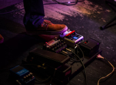 While bassists and keyboardists also make use of them, it’s fair to say pedals are usually found under the feet of a guitarist. I Photo: Creative Commons