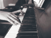 Slowing down from the start so that you can play the whole piece – including the easier and harder parts – in one go and at the same tempo, is seemingly boring, but essential to your ability to play smoothly. | Photo: Cristina Gottardi (Unsplash)