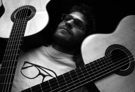Dan Koentopp with his classical guitars. l Source: Koentopp guitars Facebook