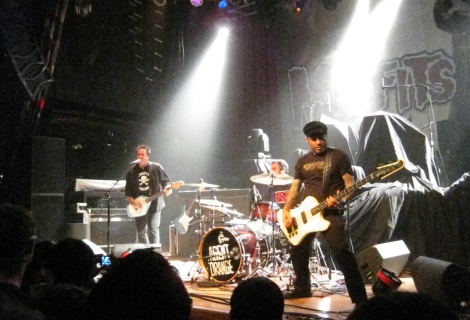 Agent Orange performing at the House of Blues in San Diego, California on October 3, 2011 | Photo: IllaZilla (via Wikimedia Commons, CC 3.0)