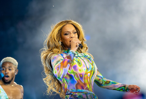 The currently very successful cover version of the song "Blackbird" (with a slightly changed title "Blackbiird") was recorded by the American singer Beyoncé. | Phto: Raph_PH, by CCA 2.0 The currently very successful cover version of the song "Blackbird" (with a slightly changed title "Blackbiird") was recorded by the American singer Beyoncé. | Photo: Raph_PH, by CCA 2.0