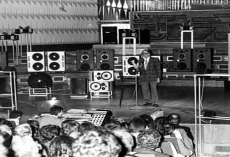 Schaeffer presenting the Acousmonium, designed for tape playback | Photo: Semitransgenic (CC BY-SA 3.0)