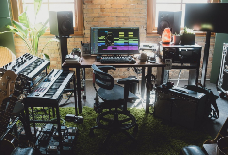 The human factor still has the greatest influence. I know many colleagues who use mediocre equipment for recording and their results often excel those with the most expensive and best equipped studios. | Photo: Unsplash