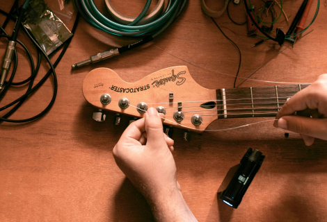 Does everything actually sound out of tune and our ears have just got used to it over the years? How much do we perceive the inadequacies of the tuning of our musical instruments? | Photo: Alexis Baydoun (Unsplash)