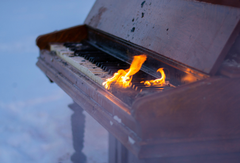 When you stop exhausting yourself by sweeping problems under the rug and battling yourself – and instead take the trash out of the basement and examine it –the path from burnout back to music doesn't have to be so thorny. | Photo: Unsplash When you stop exhausting yourself by sweeping problems under the rug and battling yourself – and instead take the trash out of the basement and examine it –the path from burnout back to music doesn't have to be so thorny. | Photo: Unsplash